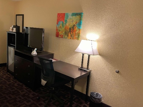 Best Western Plus Pleasanton Inn image 2
